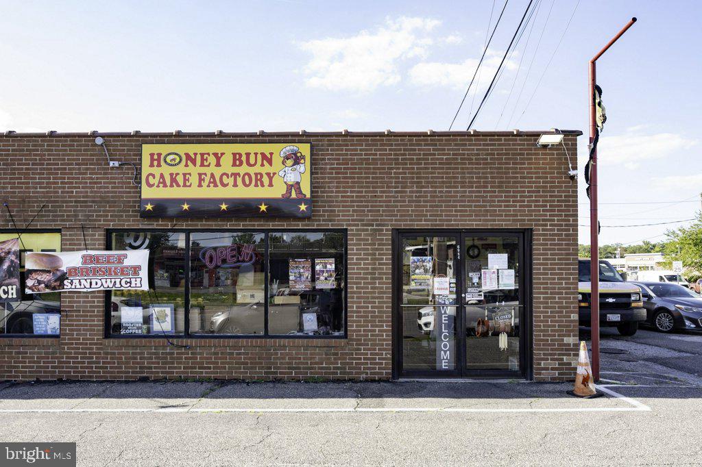 WINDSOR MANOR - Residential