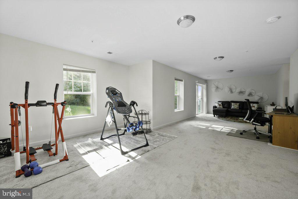 WINDSOR MANOR - Residential