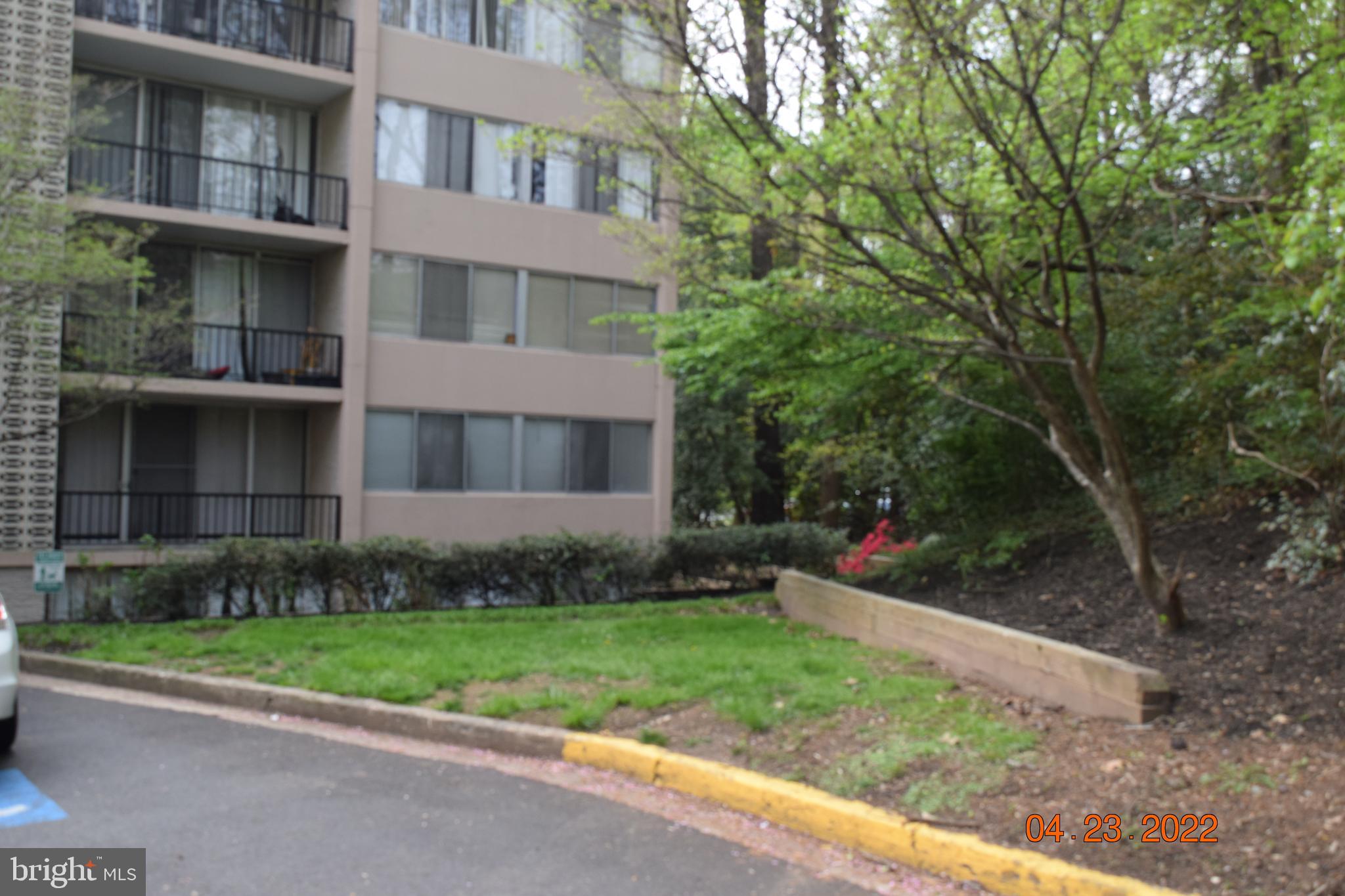 IVYMOUNT COURT - Residential Lease