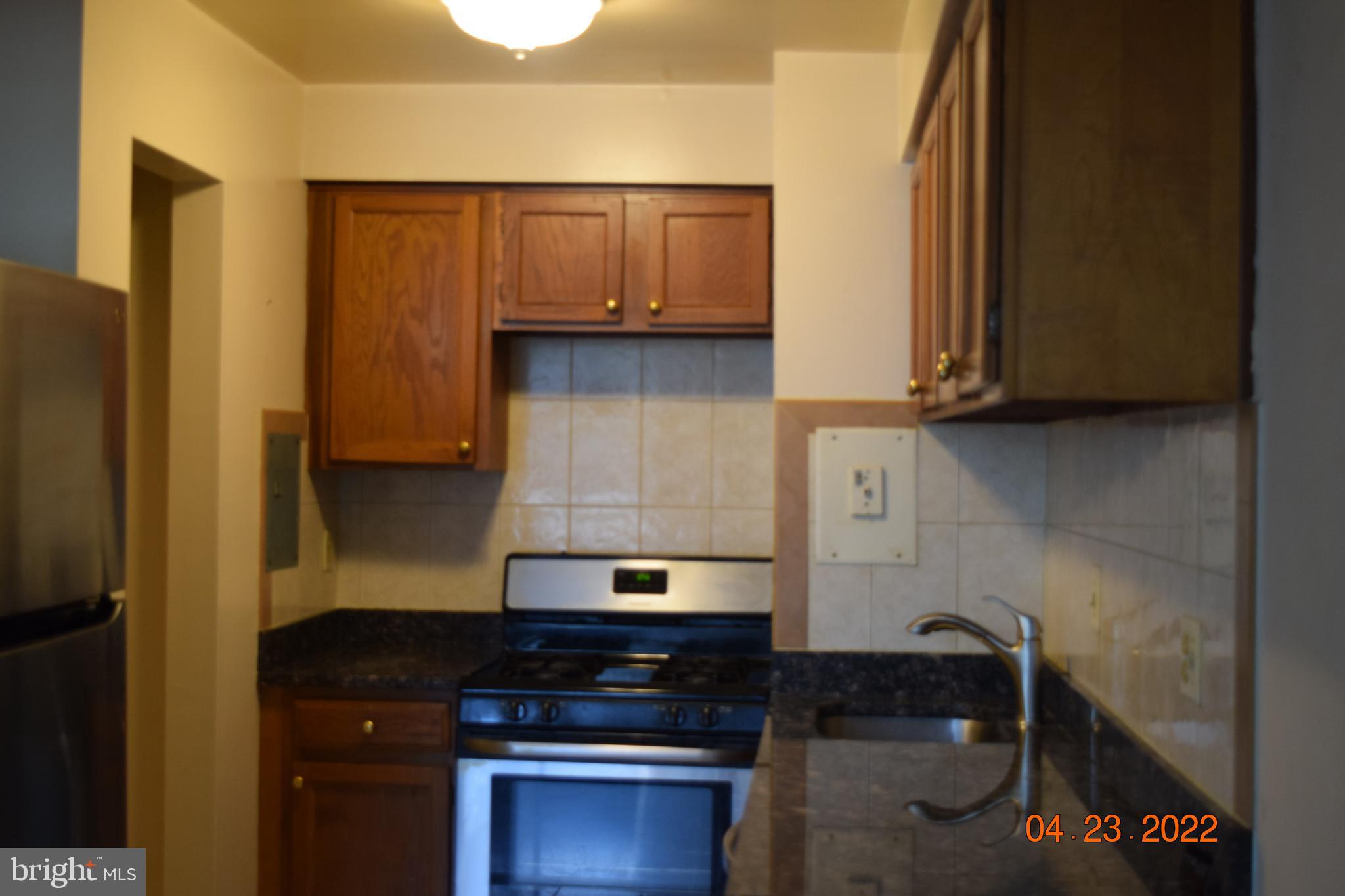 IVYMOUNT COURT - Residential Lease