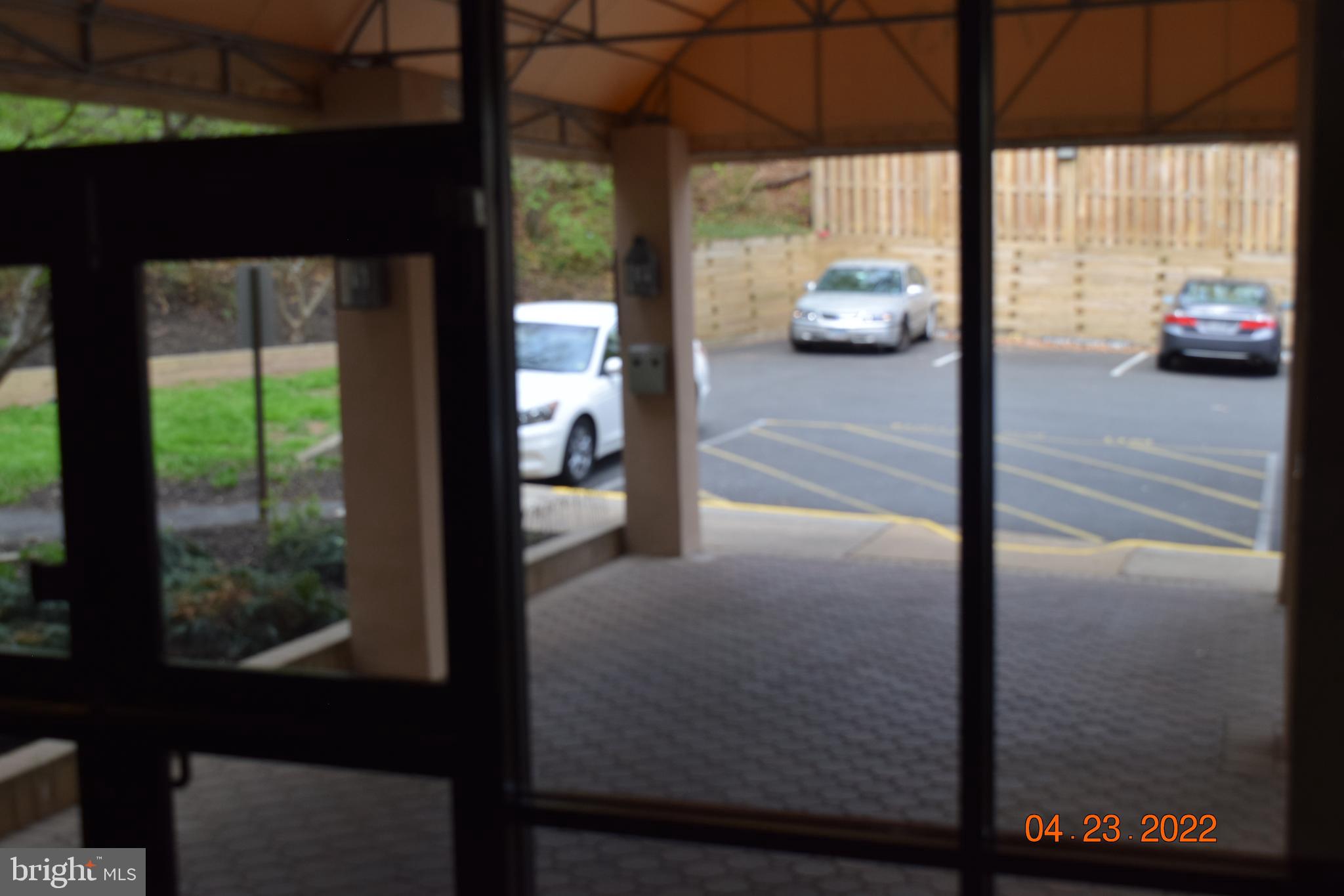 IVYMOUNT COURT - Residential Lease