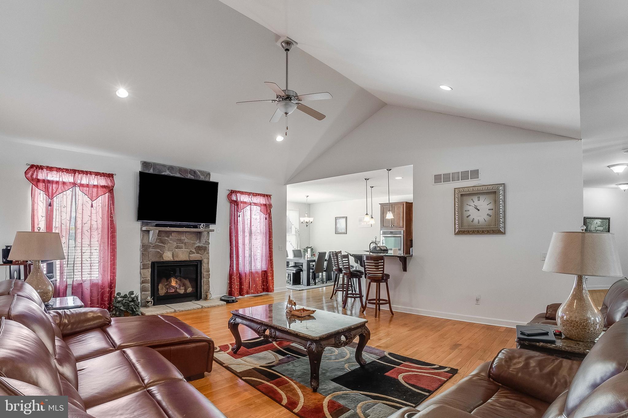 QUAIL LANDING - Residential