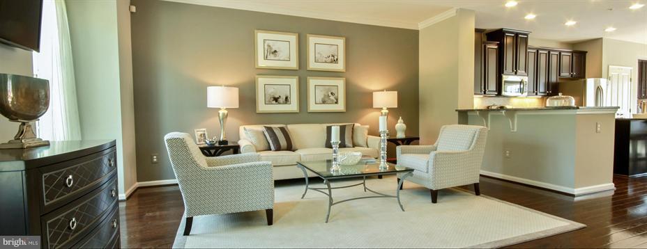 CREEKSIDE VILLAGE - Residential