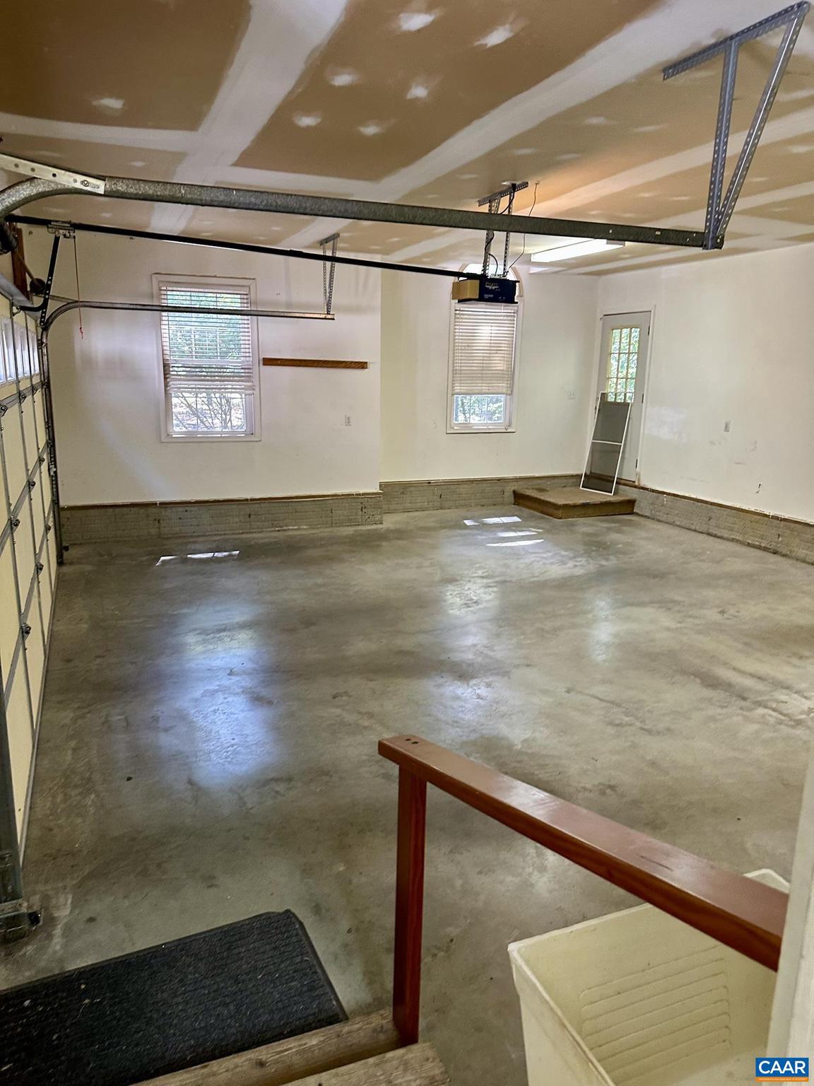 LAKE MONTICELLO - Residential