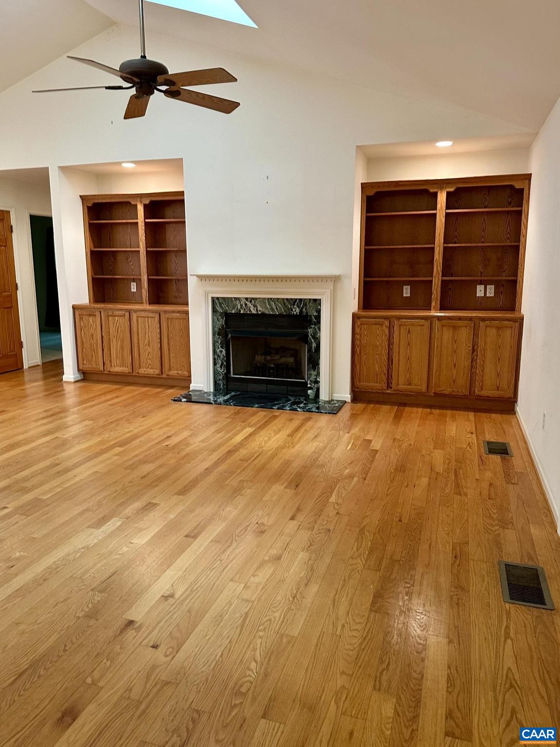 LAKE MONTICELLO - Residential