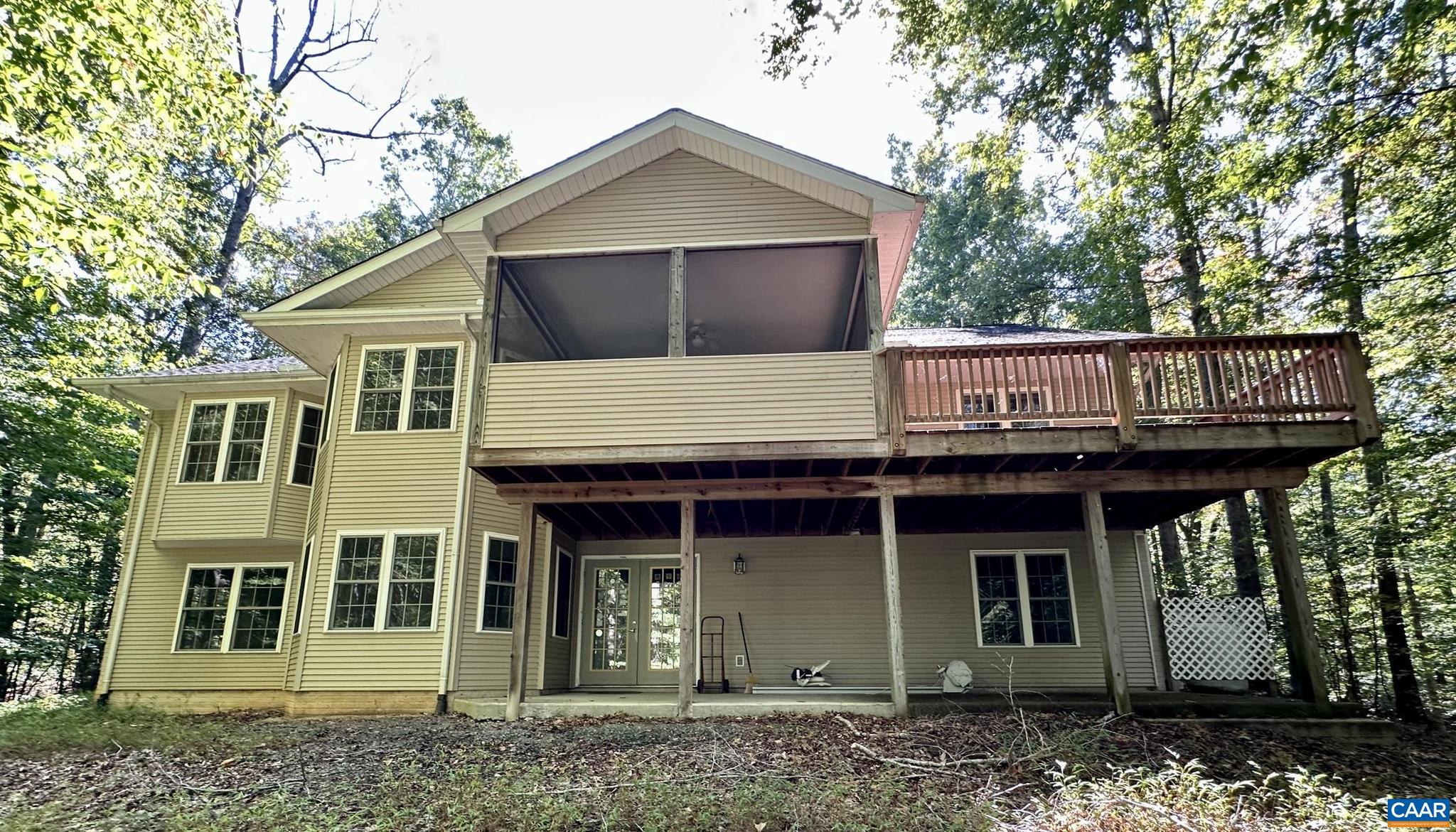 LAKE MONTICELLO - Residential