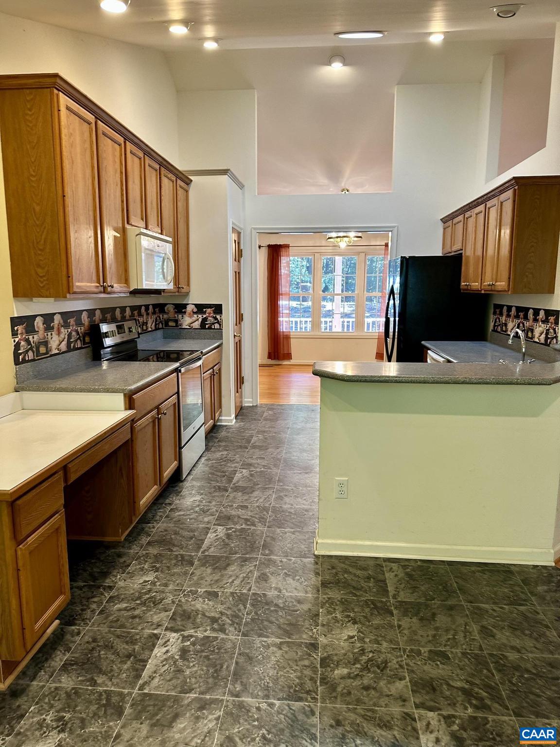 LAKE MONTICELLO - Residential