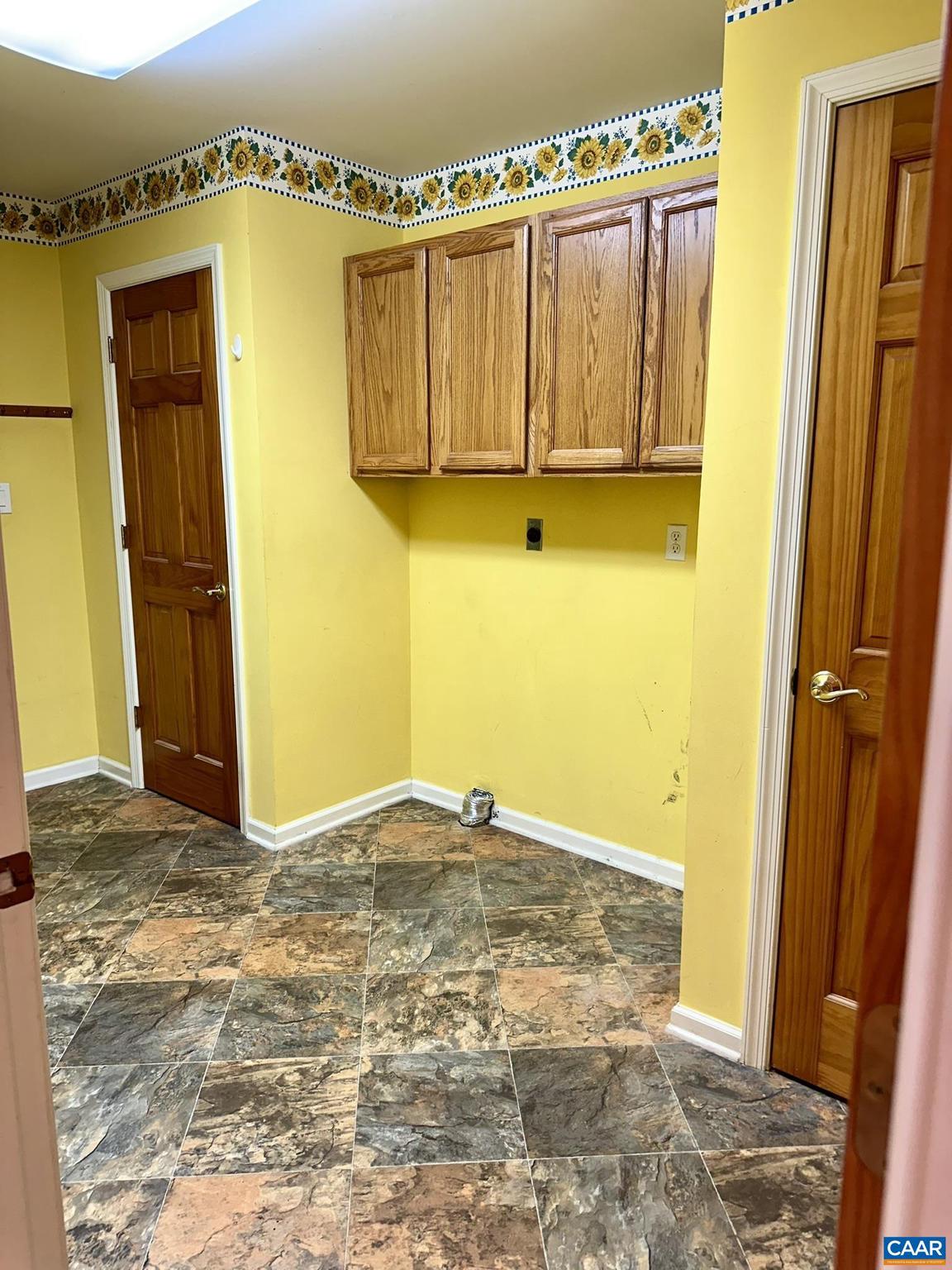 LAKE MONTICELLO - Residential