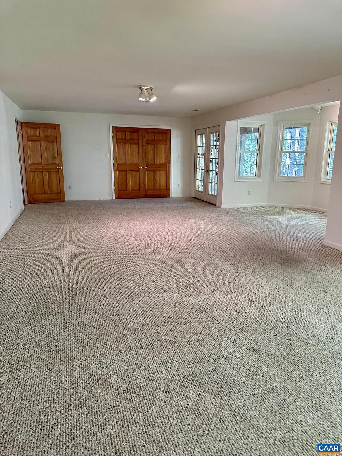 LAKE MONTICELLO - Residential