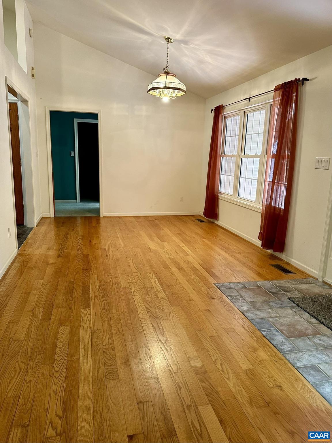 LAKE MONTICELLO - Residential