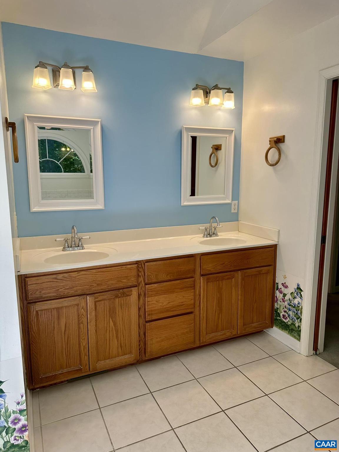 LAKE MONTICELLO - Residential