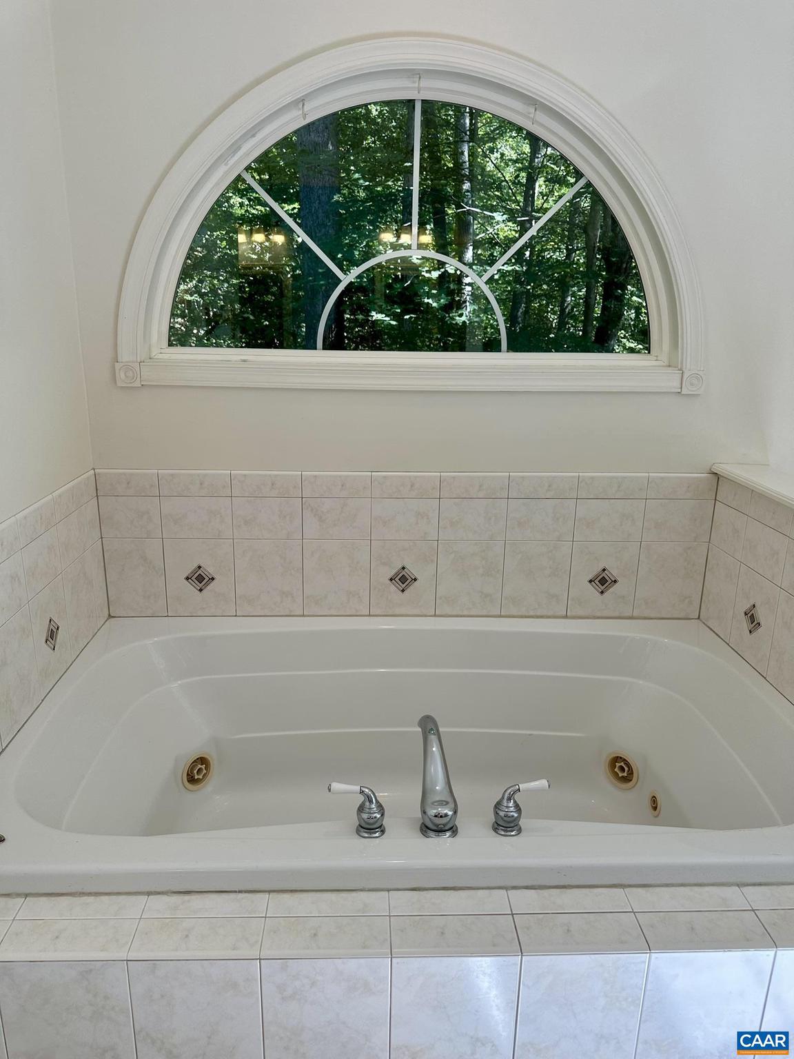 LAKE MONTICELLO - Residential