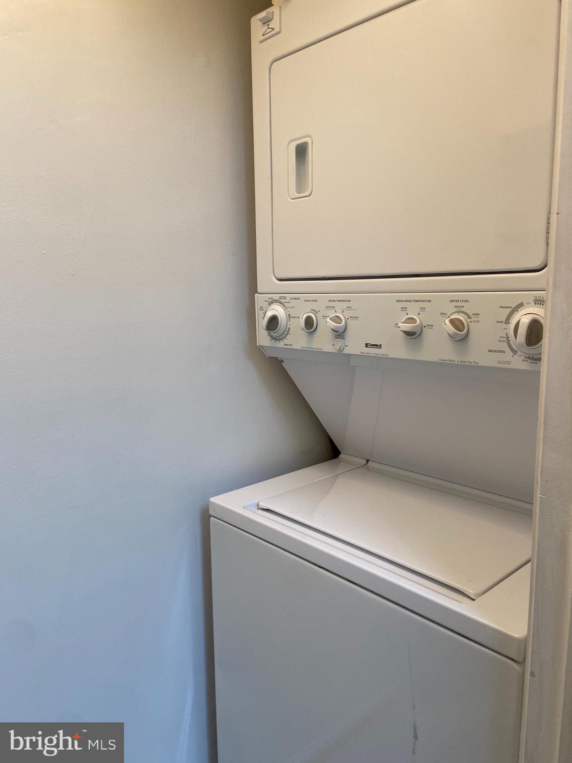 LAKEVIEW - Residential Lease