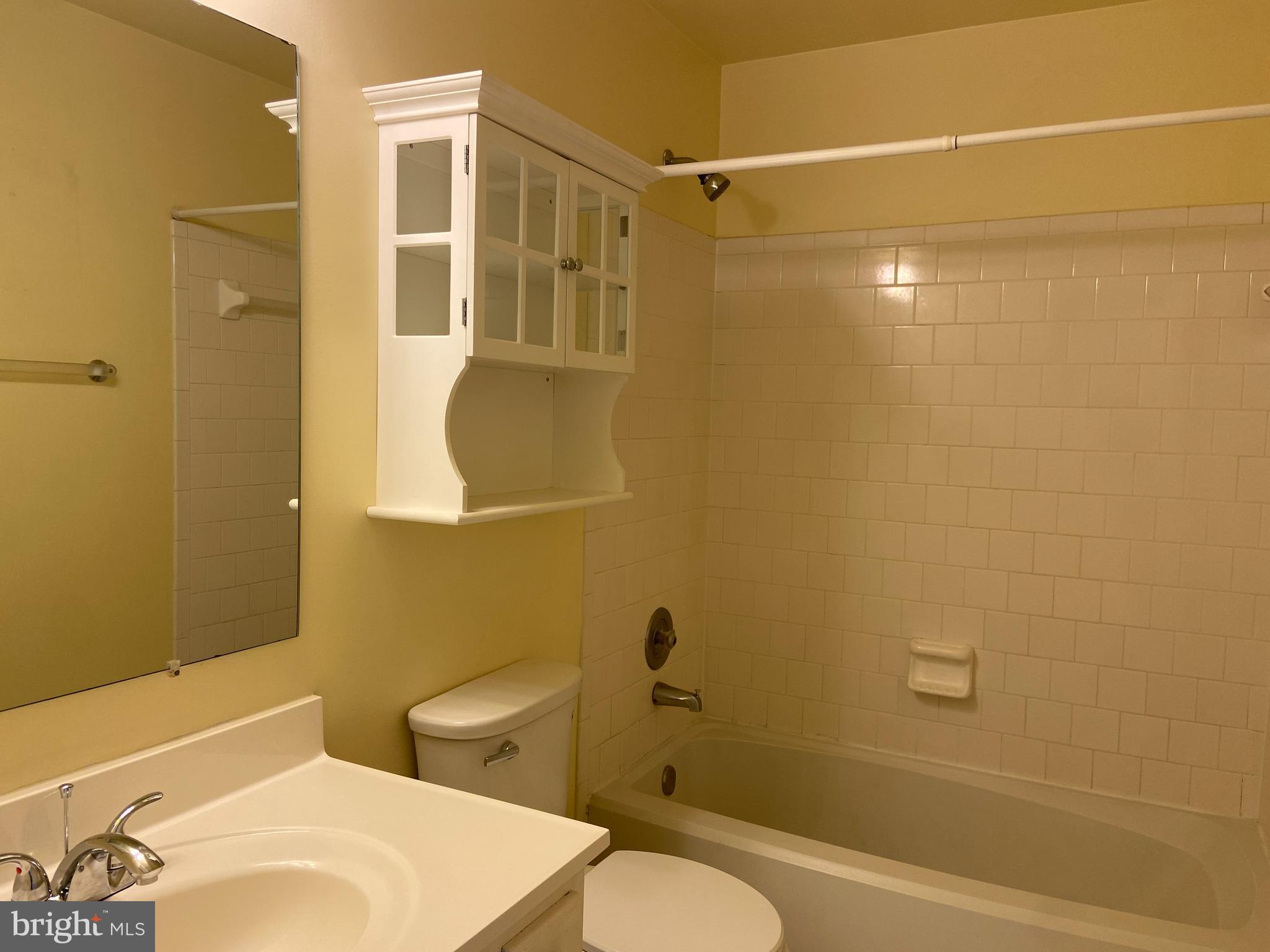 LAKEVIEW - Residential Lease