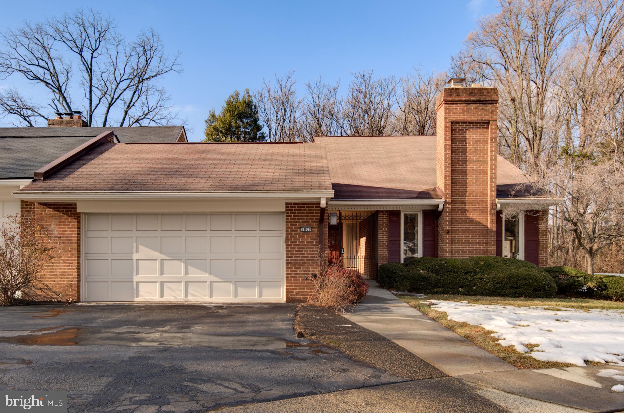 OAKTON MANOR - Residential