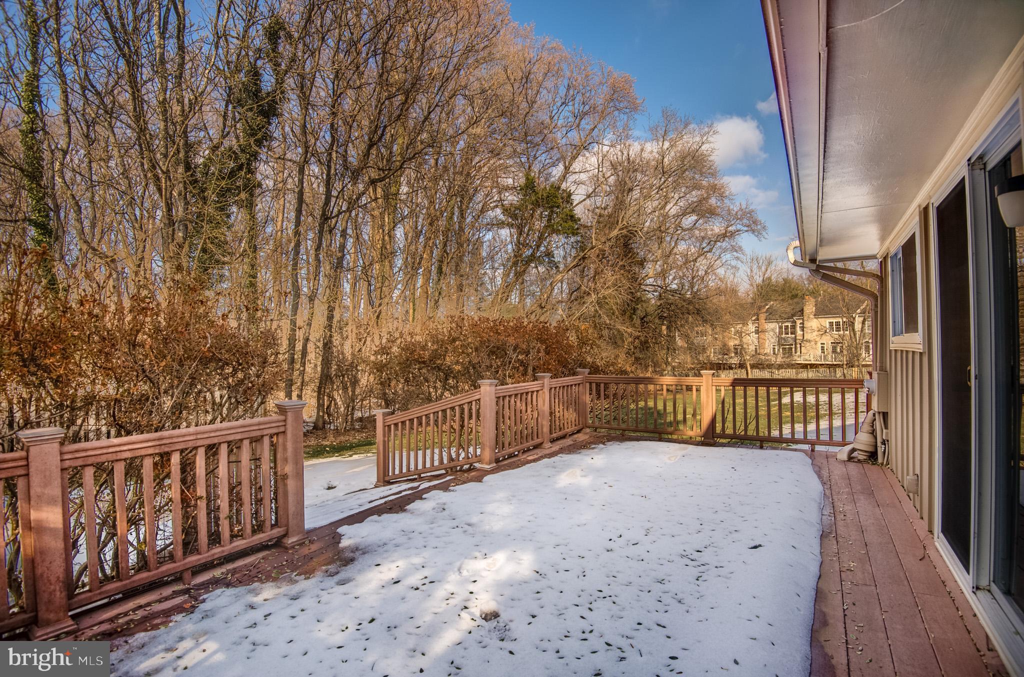 OAKTON MANOR - Residential