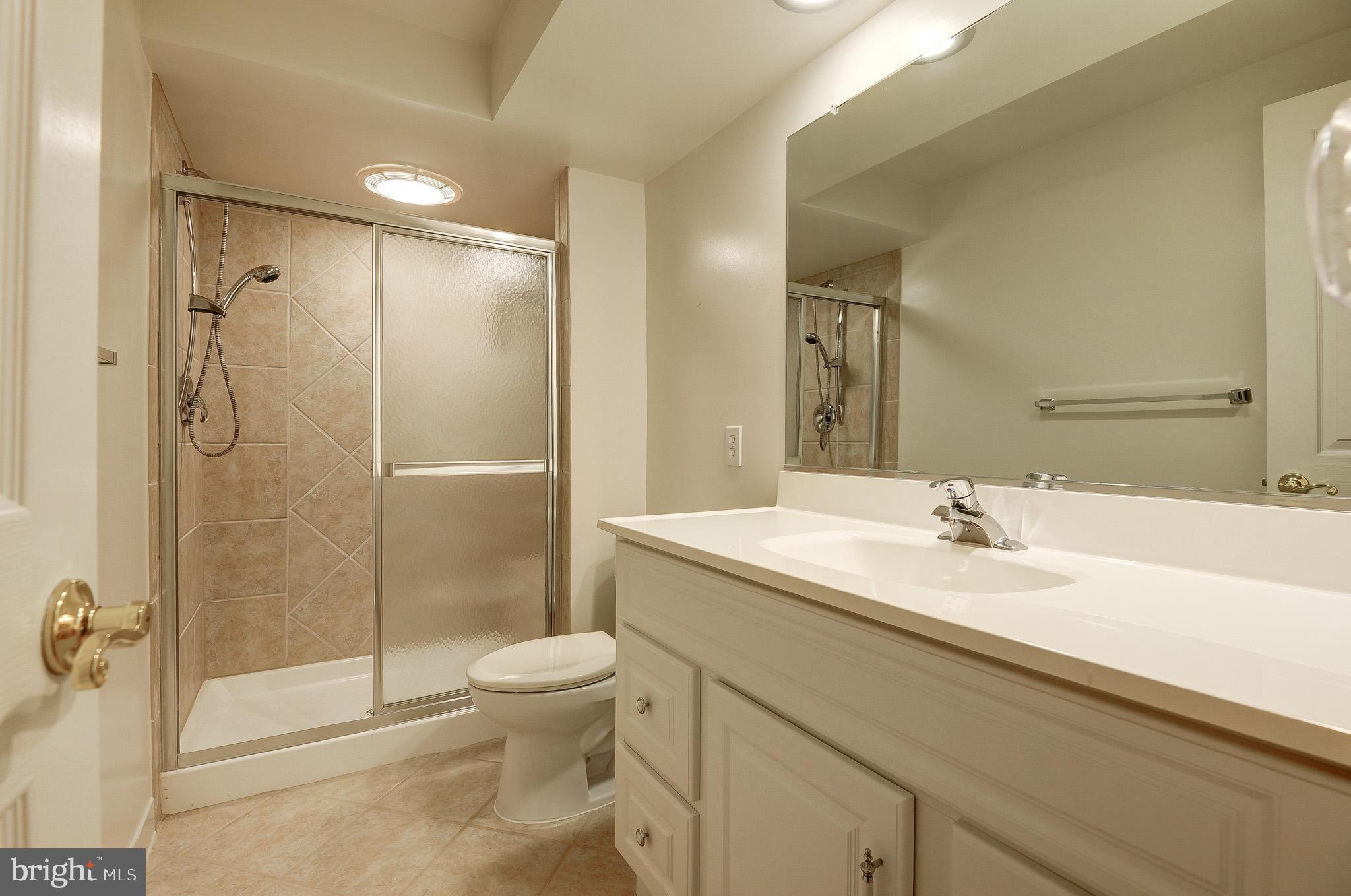 OAKTON MANOR - Residential