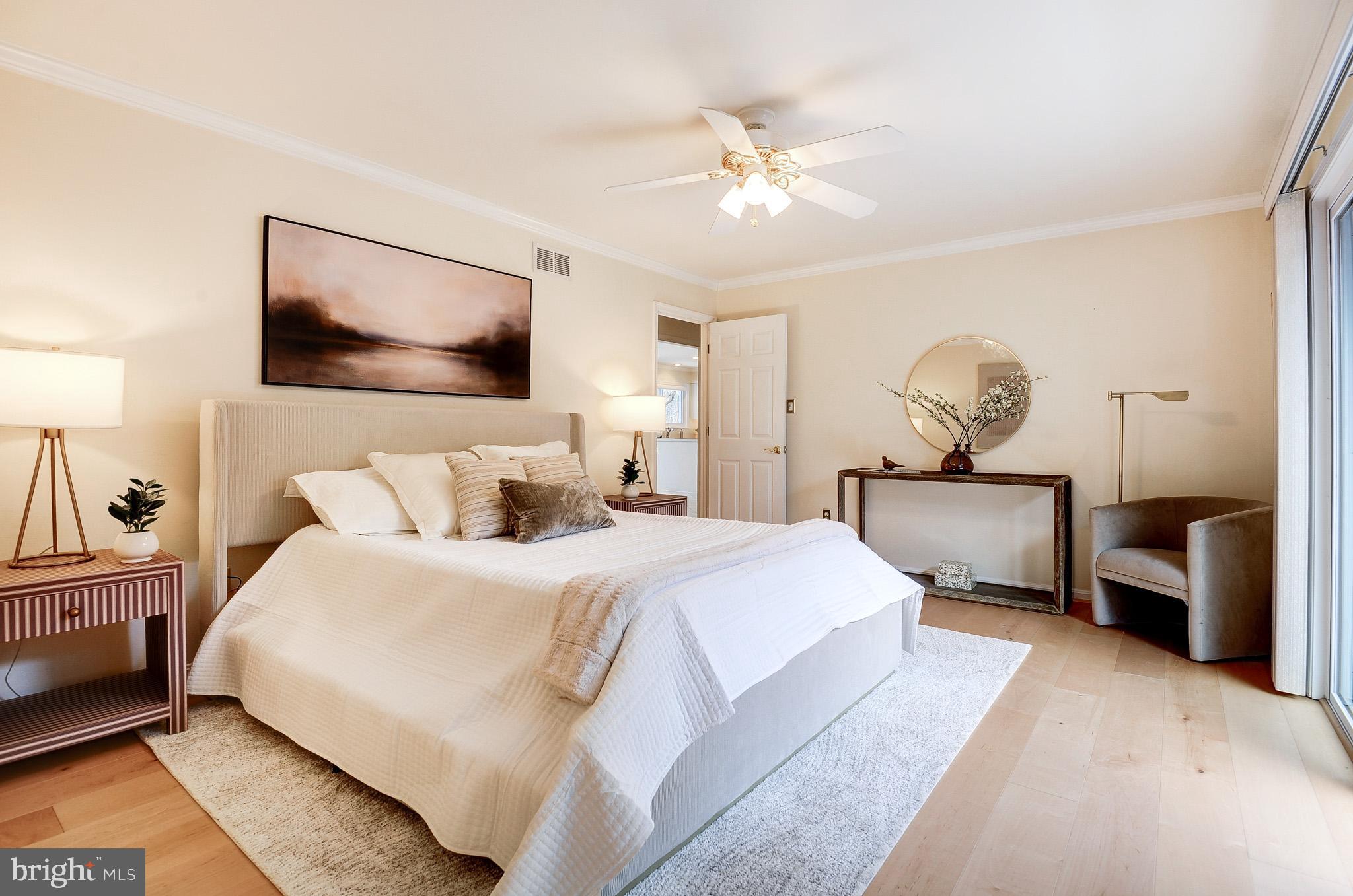 OAKTON MANOR - Residential