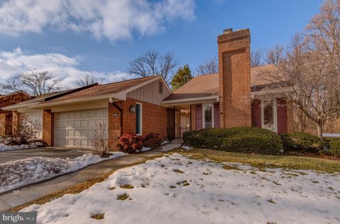 2800 OAKTON MANOR COURT OAKTON VA 22124