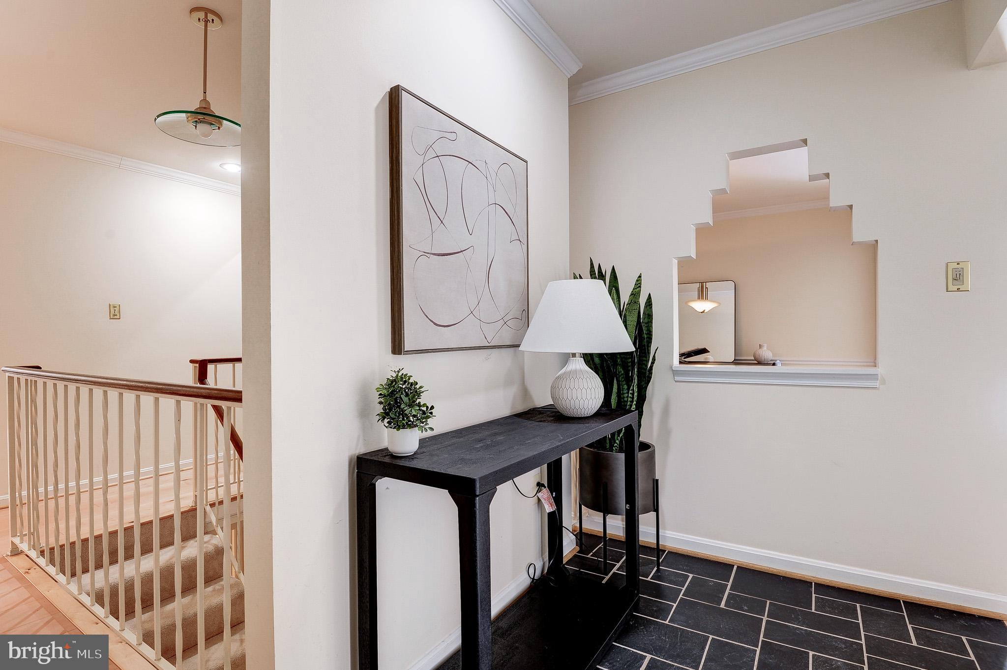 OAKTON MANOR - Residential