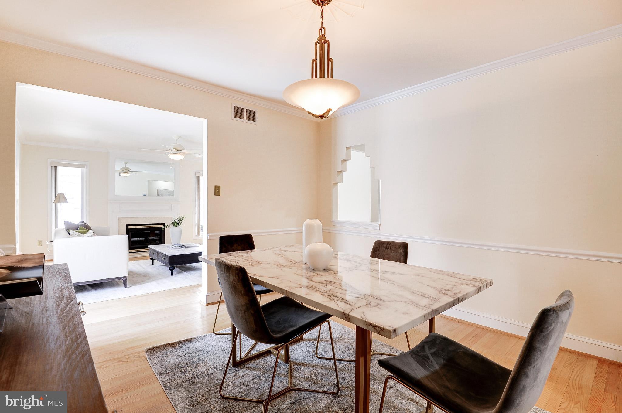 OAKTON MANOR - Residential