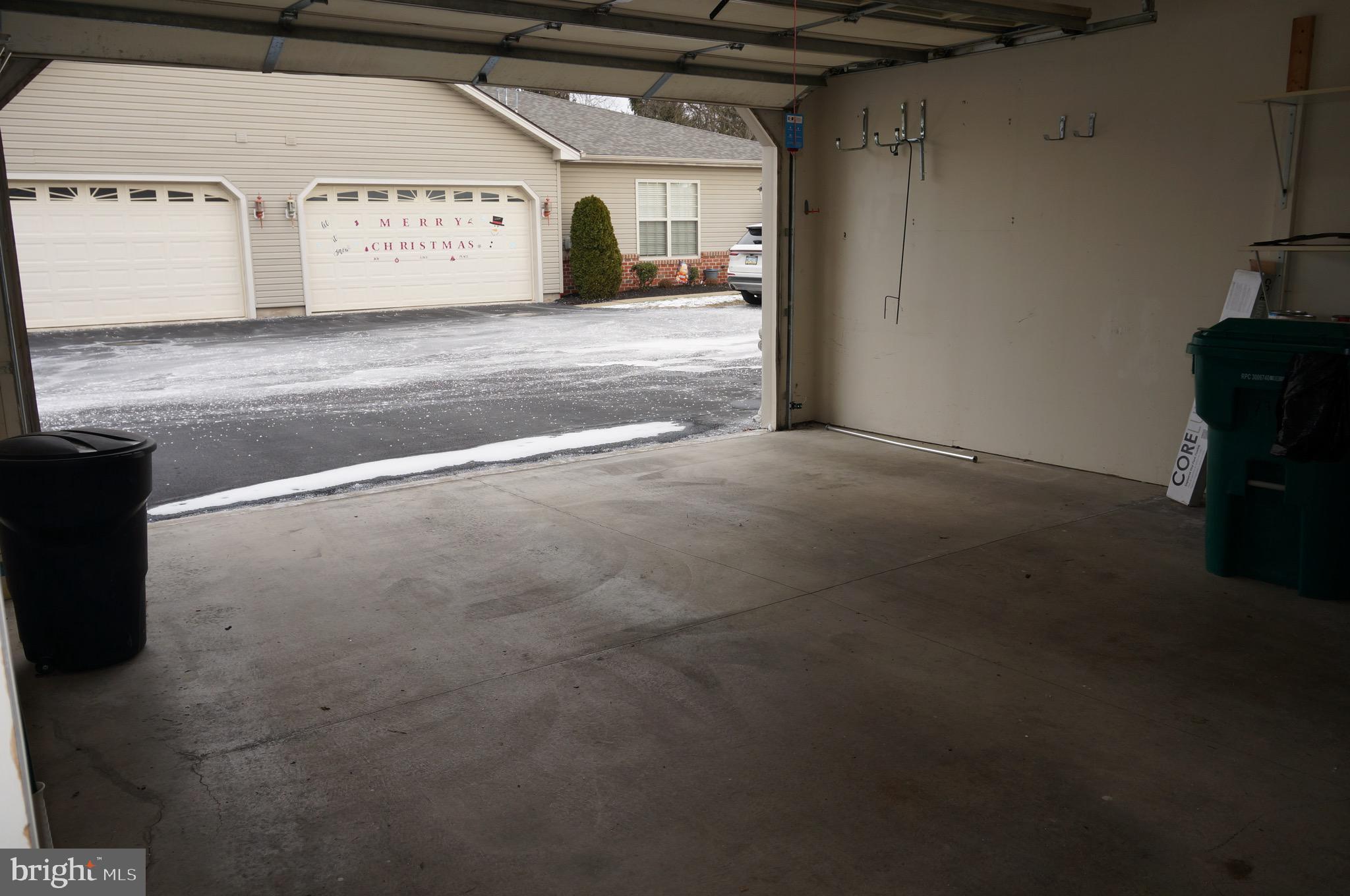 MEADOWVIEW VILLAGE - Residential