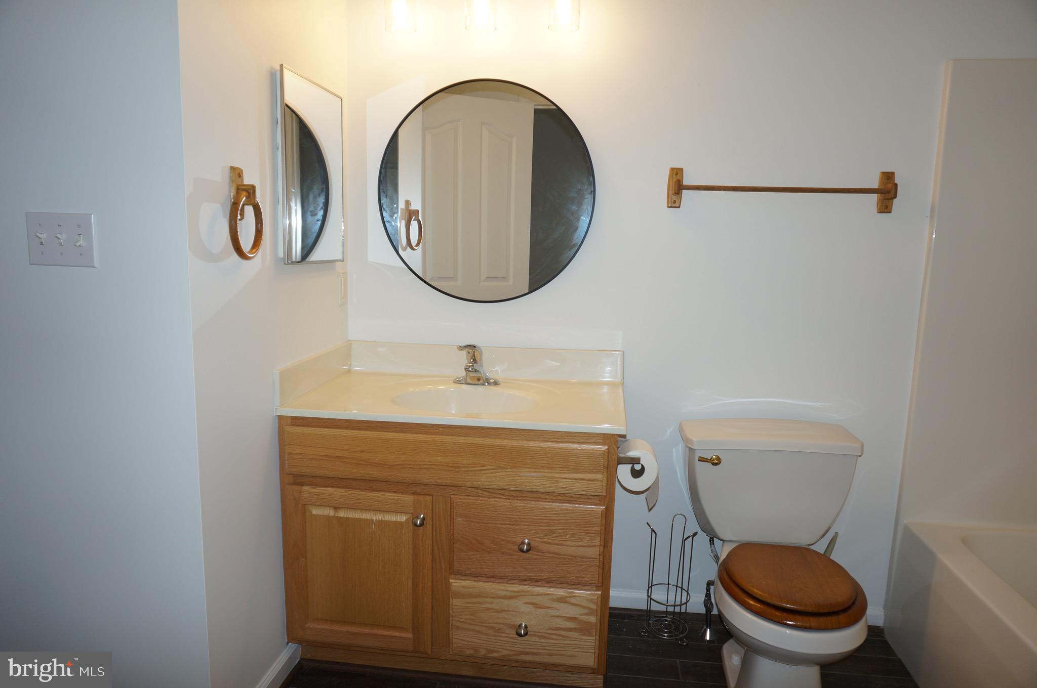 MEADOWVIEW VILLAGE - Residential