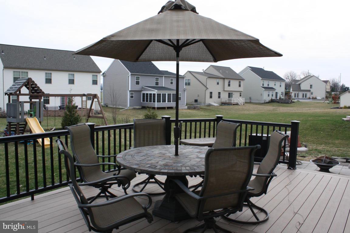 HEMPFIELD CROSSING - Residential