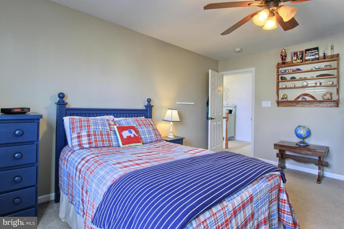 HEMPFIELD CROSSING - Residential