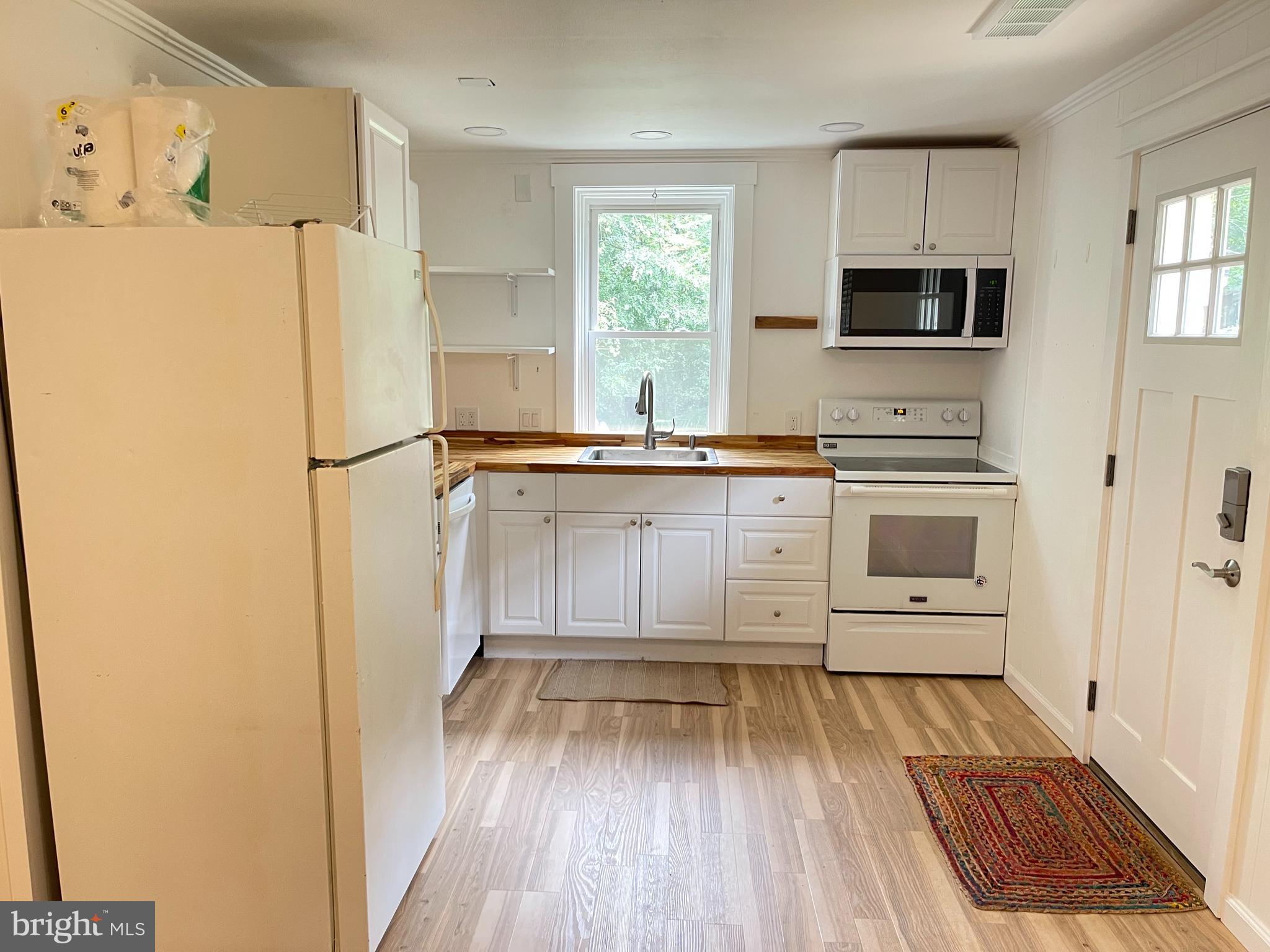 TRUXTON HEIGHTS - Residential Lease