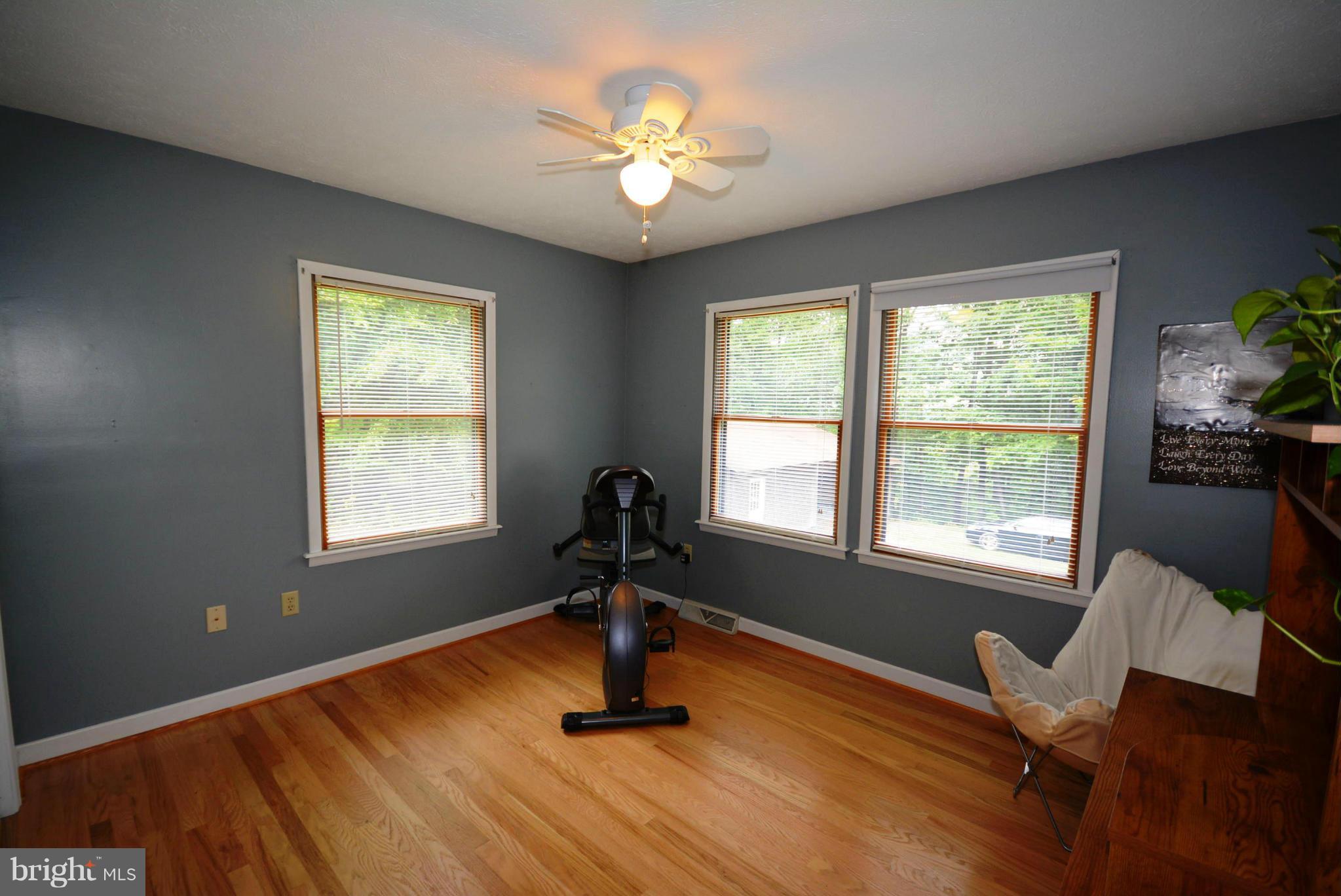 PARKS HOLLOW - Residential