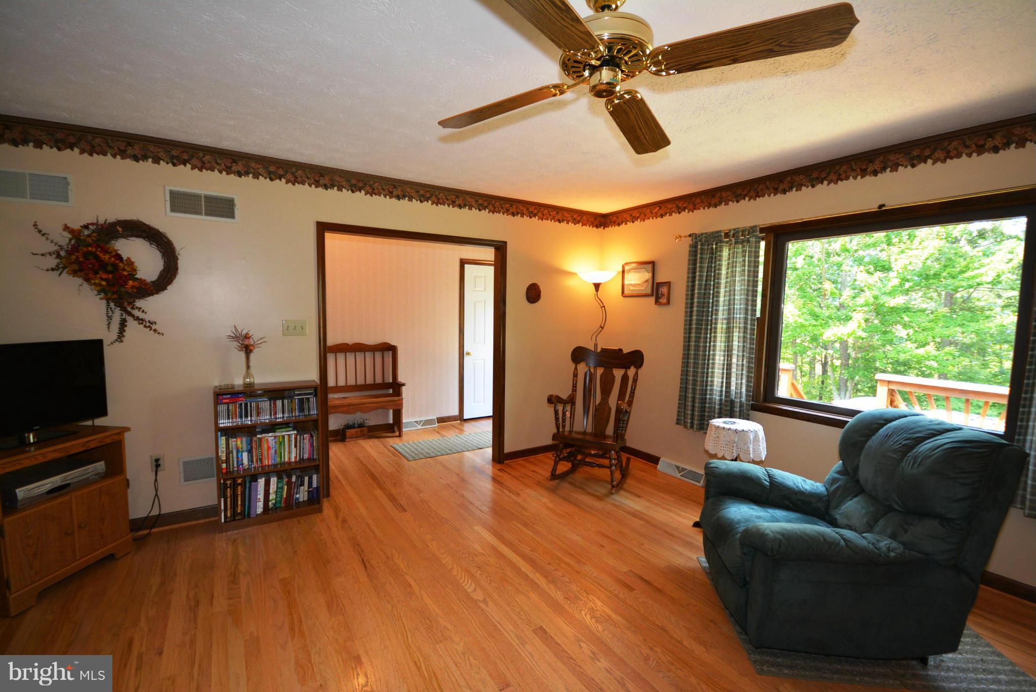 PARKS HOLLOW - Residential