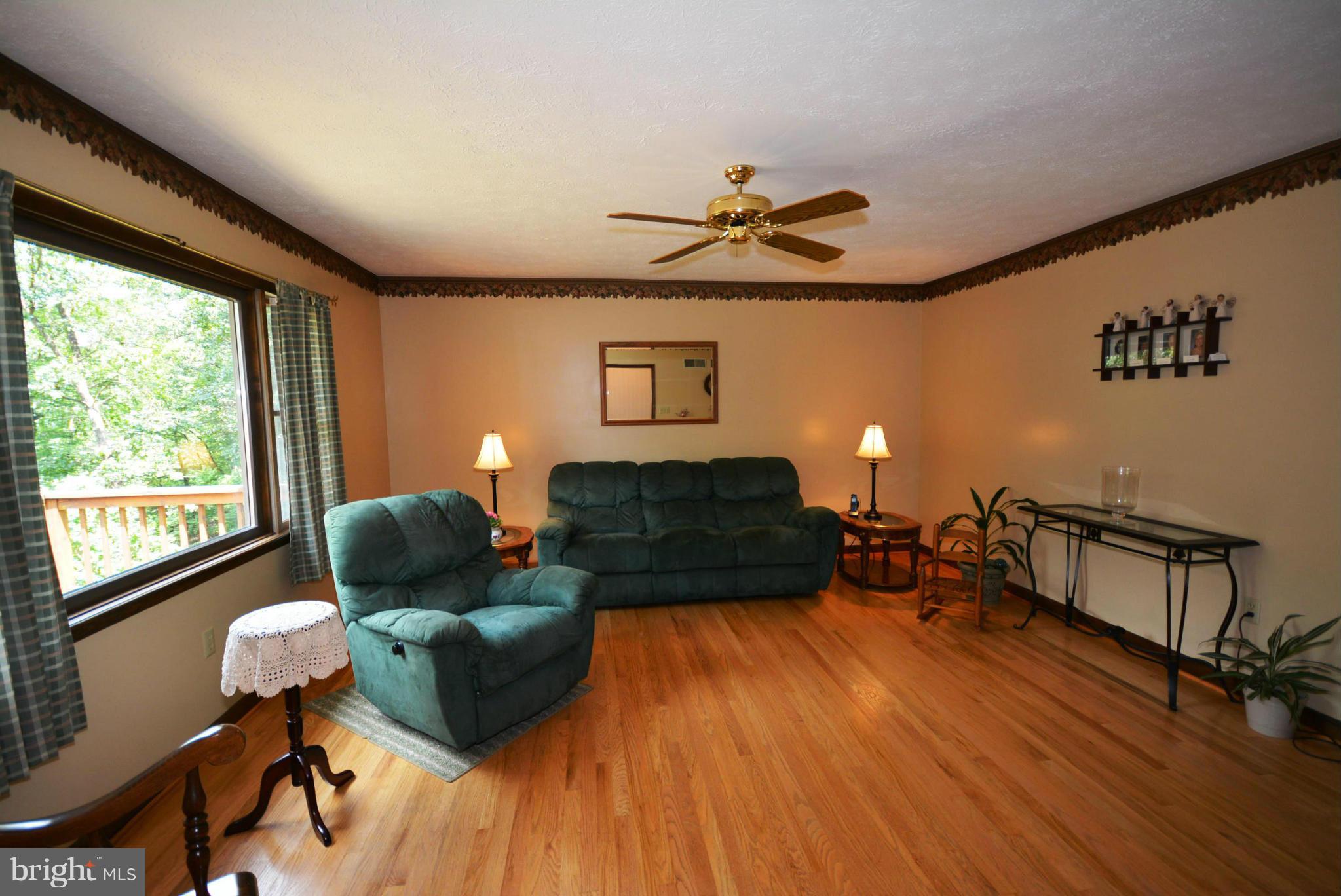 PARKS HOLLOW - Residential