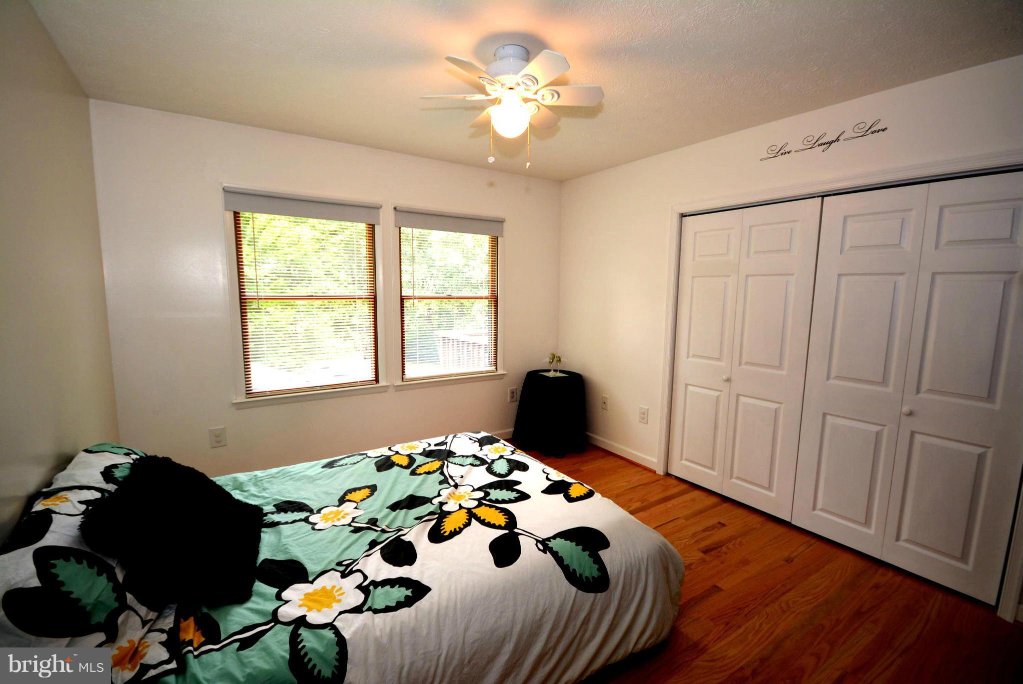 PARKS HOLLOW - Residential