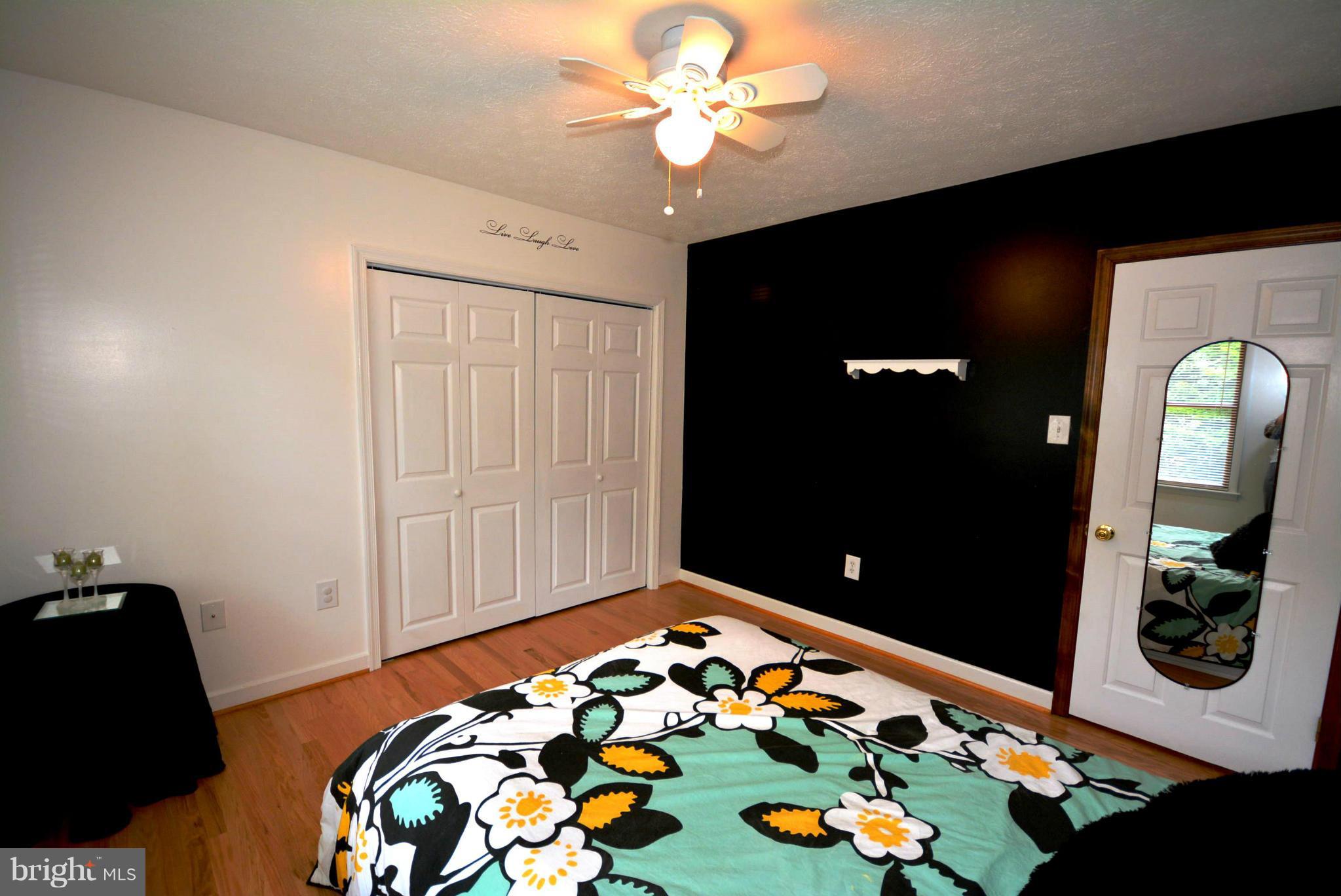 PARKS HOLLOW - Residential