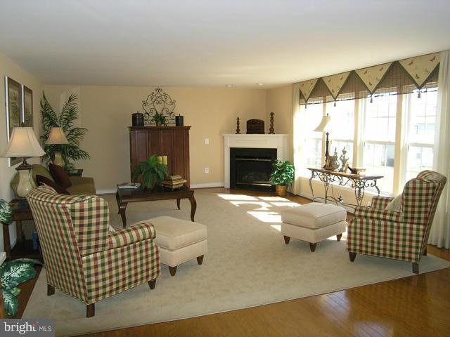 THE FALLS AT LEE'S PARKE - Residential Lease