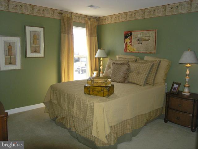 THE FALLS AT LEE'S PARKE - Residential Lease
