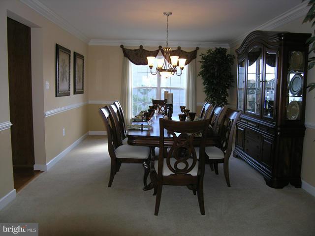 THE FALLS AT LEE'S PARKE - Residential Lease
