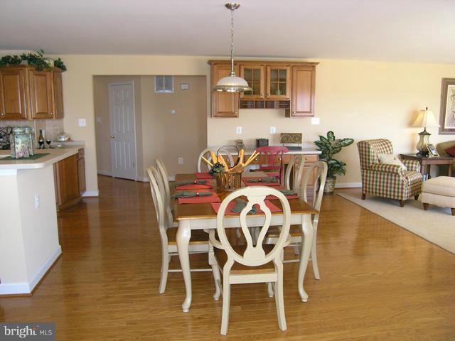 THE FALLS AT LEE'S PARKE - Residential Lease