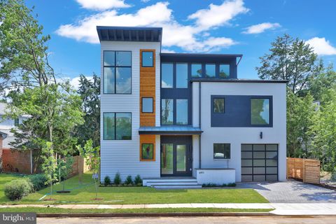 4810 3RD STREET N ARLINGTON VA 22203