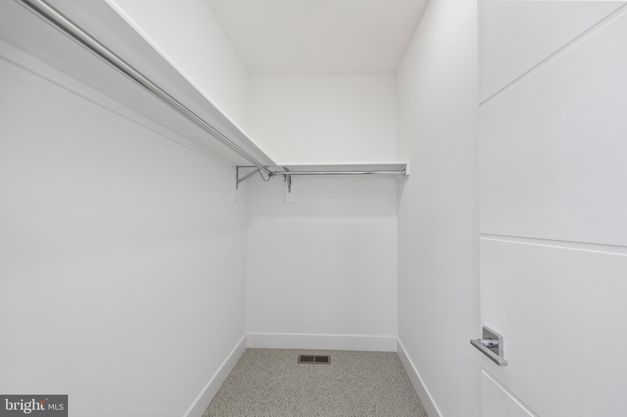 ARLINGTON FOREST - Residential