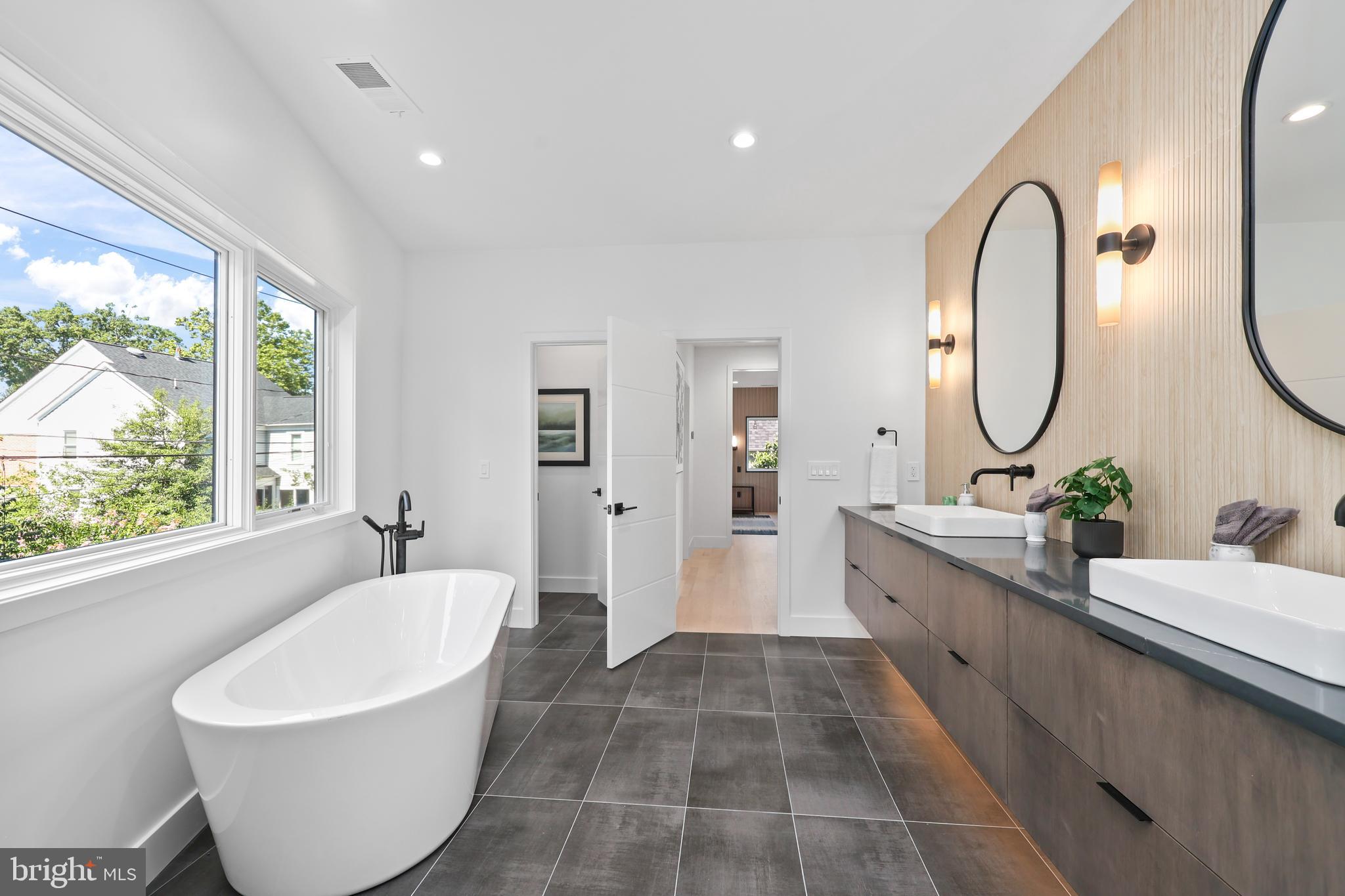 ARLINGTON FOREST - Residential