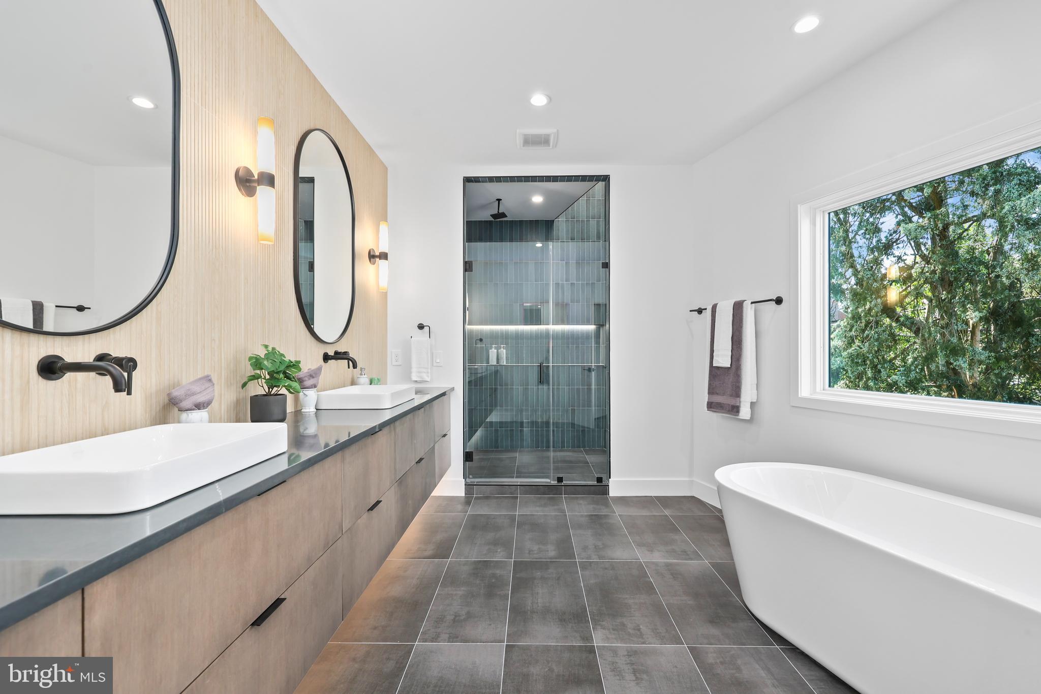 ARLINGTON FOREST - Residential