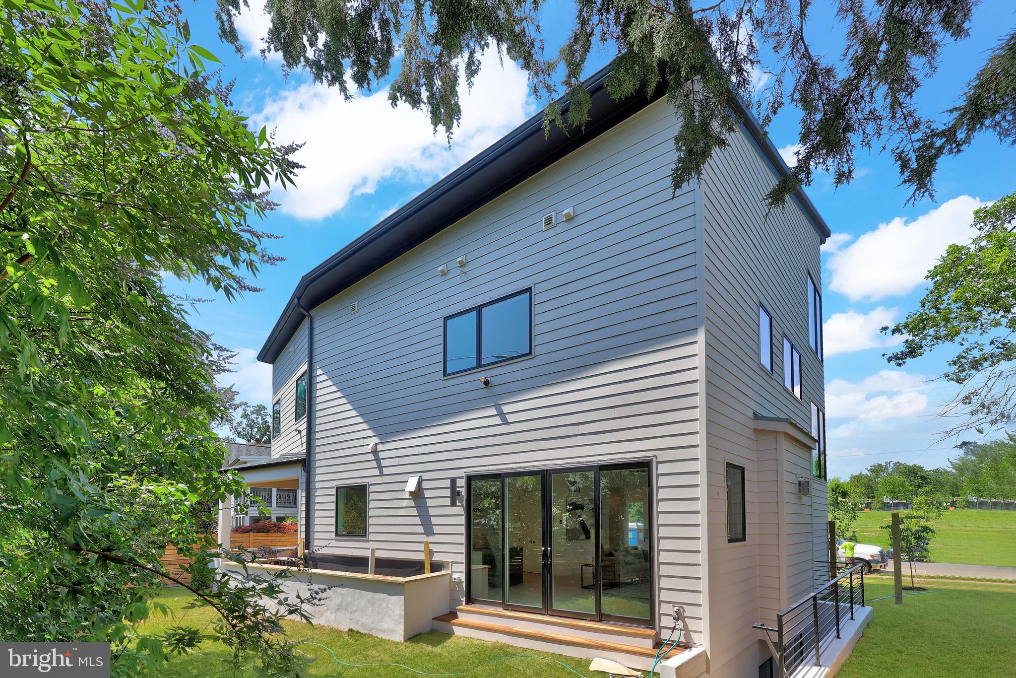 ARLINGTON FOREST - Residential