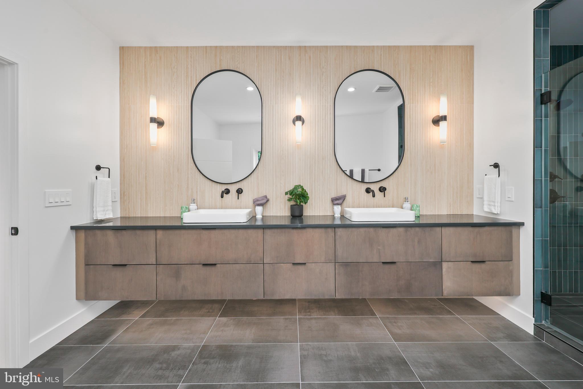 ARLINGTON FOREST - Residential