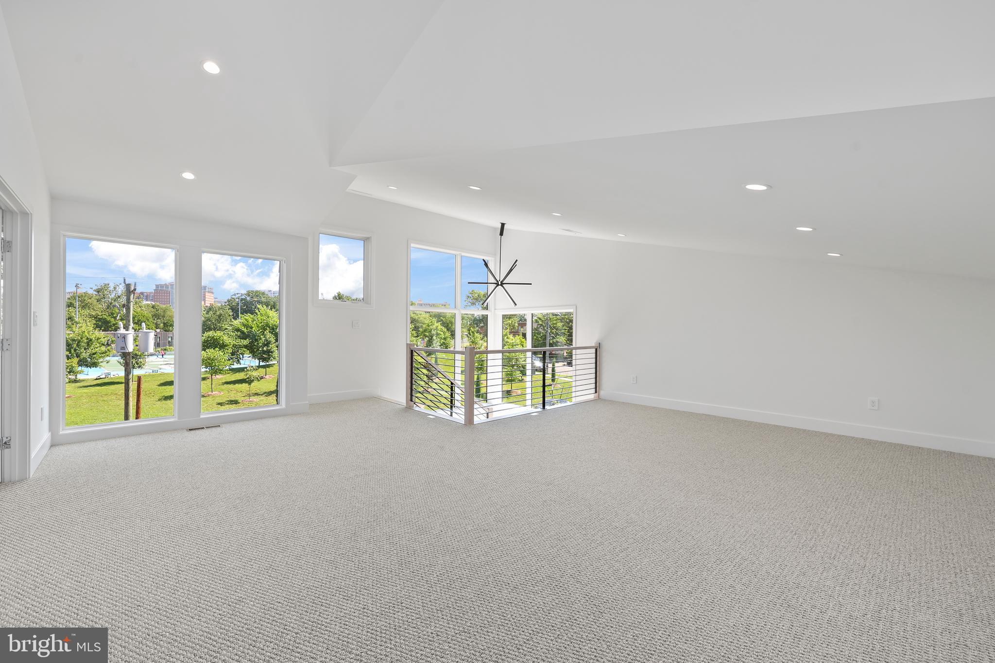 ARLINGTON FOREST - Residential