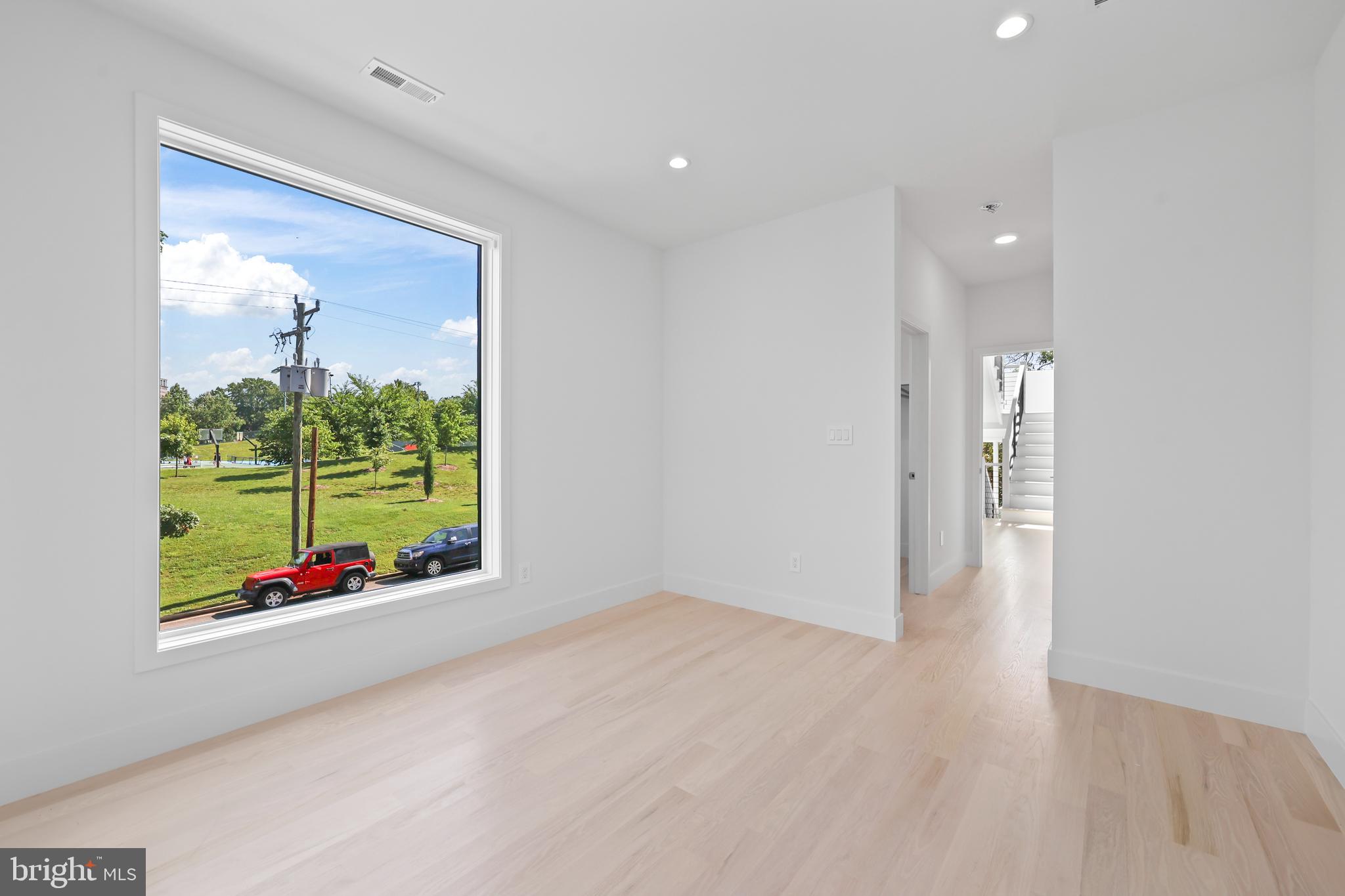 ARLINGTON FOREST - Residential