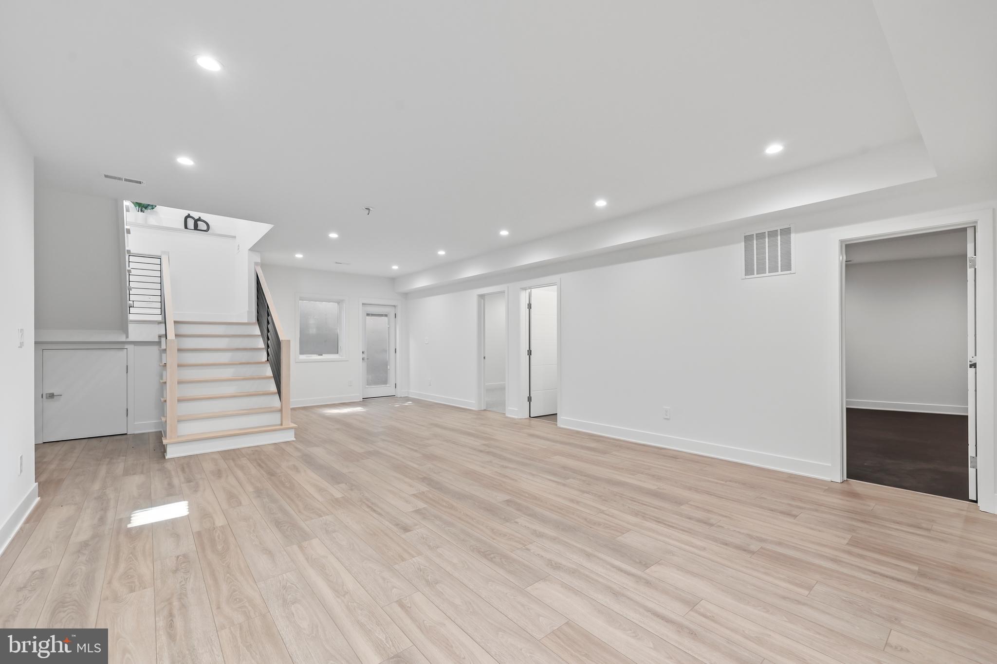 ARLINGTON FOREST - Residential