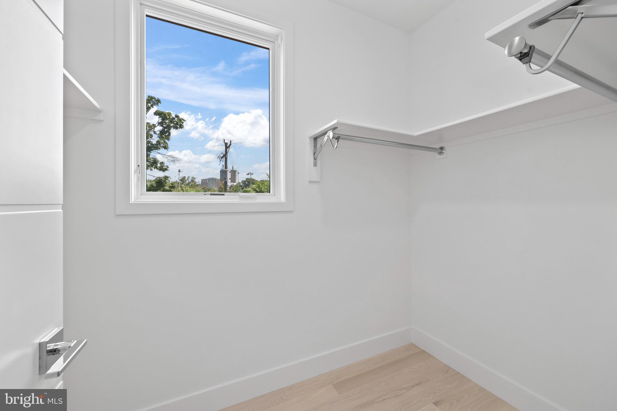 ARLINGTON FOREST - Residential