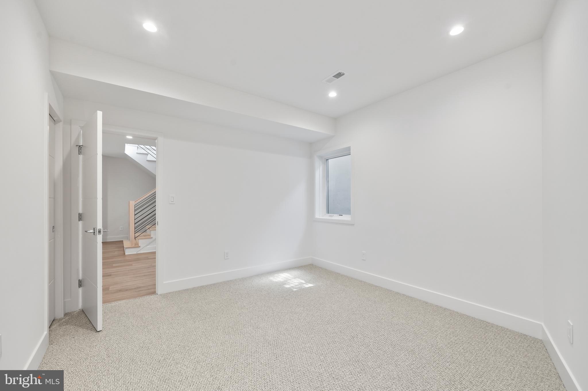 ARLINGTON FOREST - Residential